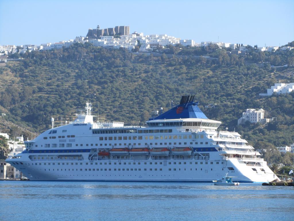 Porto Scoutari Romantic Hotel Skála Buitenkant foto