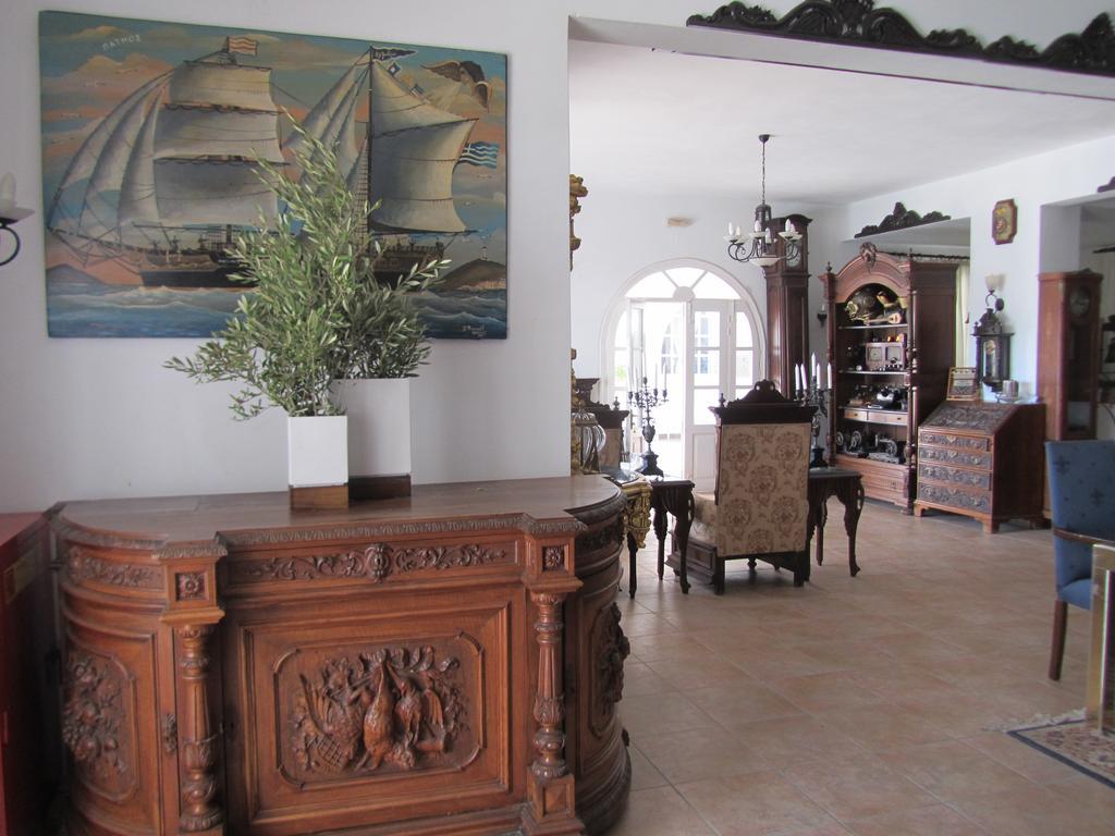 Porto Scoutari Romantic Hotel Skála Buitenkant foto