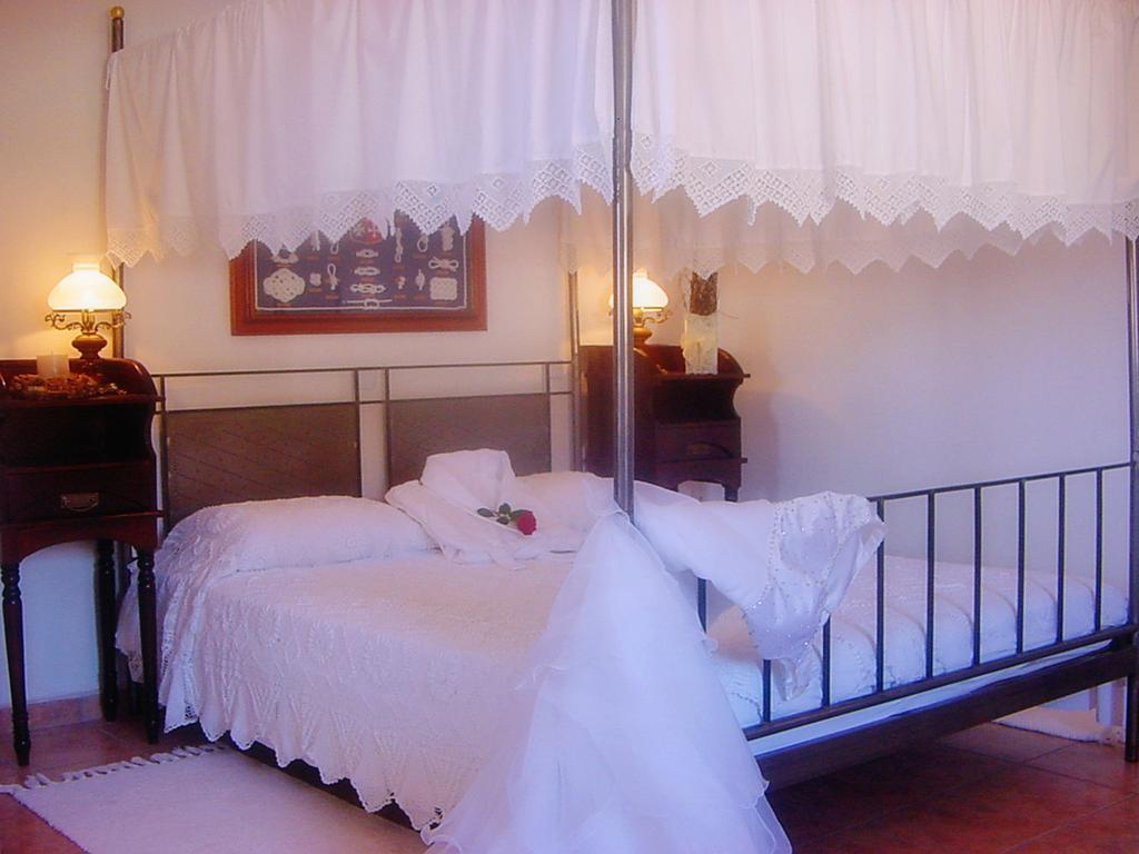 Porto Scoutari Romantic Hotel Skála Buitenkant foto