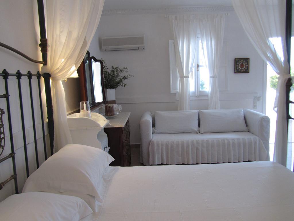 Porto Scoutari Romantic Hotel Skála Buitenkant foto